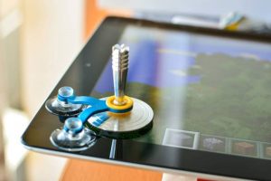 mini joystick pour tablette et smartphone ScreenStick