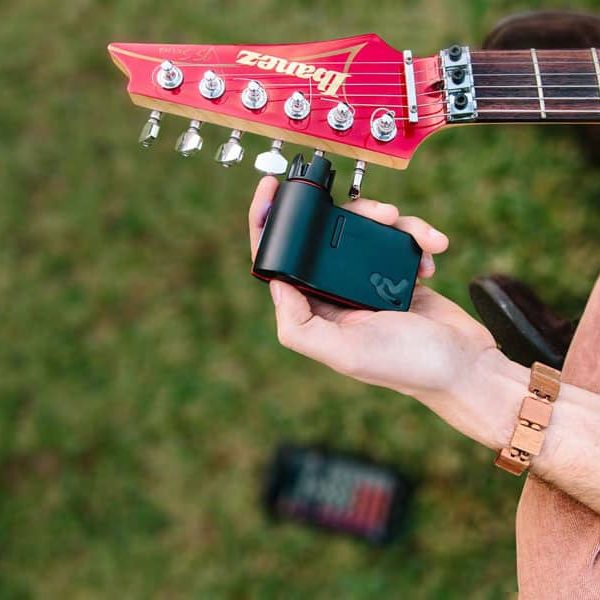 Roadie Tuner, un accordeur de guitare automatique connecté