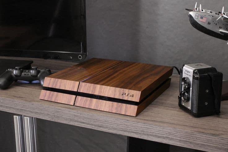 Une coque PS4 et Xbox One custom en vrai bois