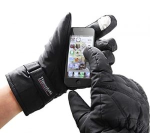 Les gants chauffants ET tactiles Warmawear feront passer l’hiver