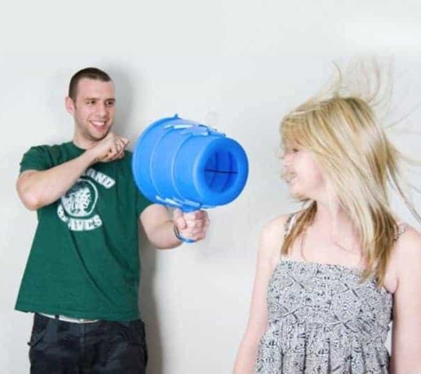 Airzooka est un canon à air comprimé inoffensif incroyablement fun