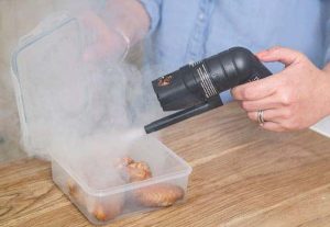 Le pistolet fumoir Smoking Gun de Polyscience parfume votre cuisine