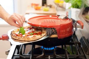 Le Pizzeria Pronto Stovetop est un mini four à pizza à gaz d’intérieur