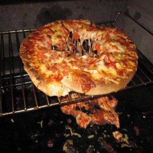 pizza trouée cuite sur grille