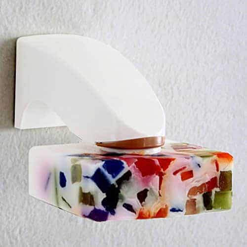 Le porte-savon magnétique offre design et propreté à la salle de bain